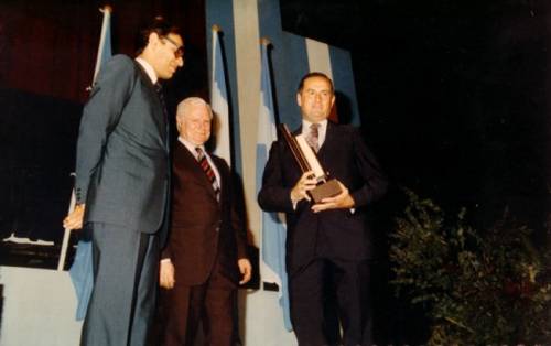 KONEX DE PLATINO - EQUITACIÓN - CARLOS ALBERTO MORATORIO 