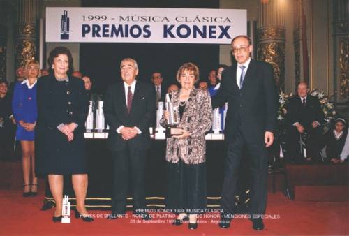 KONEX DE PLATINO - CANTANTE MASCULINO - LUIS LIMA 