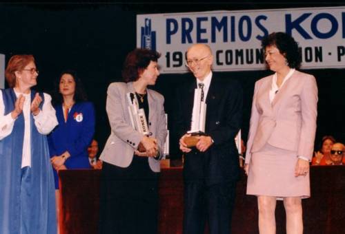 KONEX DE PLATINO - PRODUCCIÓN PERIODÍSTICA AUDIOVISUAL - CLARA MARIÑO / LUIS CLUR 