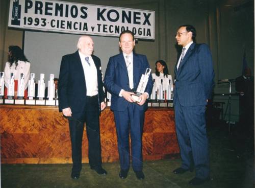 KONEX DE PLATINO - FISICOQUÍMICA Y QUÍMICA INORGÁNICA - ENRIQUE J. BARÁN 