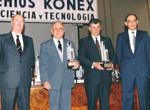 KONEX DE PLATINO - CIENCIAS DE LA TIERRA - JOSÉ ALBERTO J. HOFFMANN / ALBERTO C. RICCARDI 