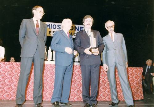 KONEX DE PLATINO - ACTOR DE MUSICAL - VÍCTOR LAPLACE