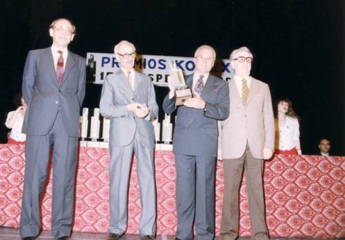 KONEX DE PLATINO - CONDUCTOR - FERNANDO BRAVO