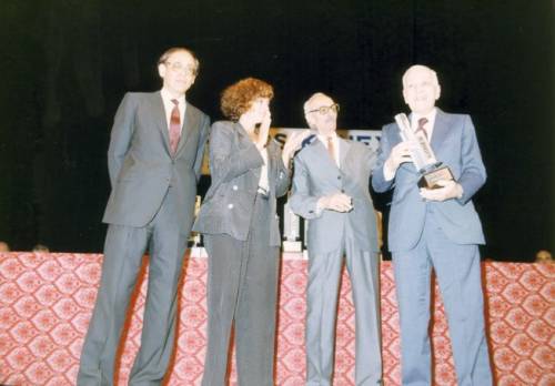 KONEX DE PLATINO - CULTURAL - ROLAND FUSTIÑANA 