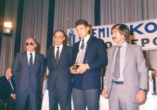 KONEX DE PLATINO - ATLETISMO - ANDRÉS CHARADÍA 