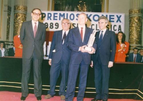 KONEX DE PLATINO - BAILARÍN - WASIL TUPÍN 