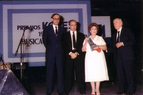 KONEX DE PLATINO - CANTANTE FEMENINA DE TANGO - LIBERTAD LAMARQUE 