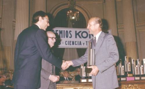 KONEX DE PLATINO - BOTÁNICA Y PALEOBOTÁNICA - ARMANDO TEODORO HUNZIKER 