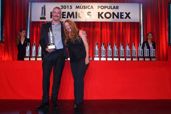 KONEX DE PLATINO - SOLISTA MASCULINO DE POP - PEDRO AZNAR