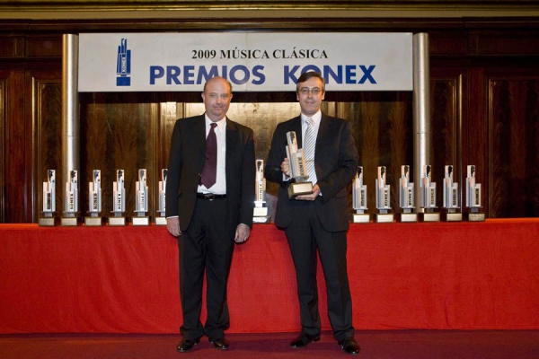 KONEX DE PLATINO - INSTRUMENTISTA DE CUERDA - PABLO SARAVÍ