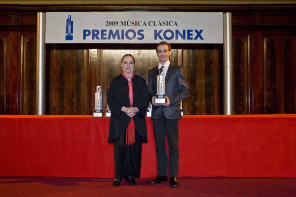 KONEX DE PLATINO - BAILARÍN - LUIS ORTIGOZA