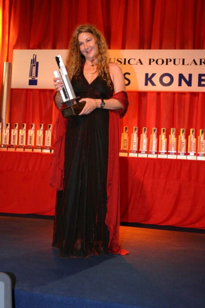 KONEX DE PLATINO - SOLISTA FEMENINA DE ROCK - CLAUDIA PUYÓ 