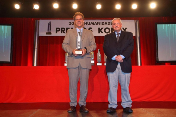 KONEX DE PLATINO - TEORÍA ECONÓMICA - PABLO ANDRÉS NEUMEYER