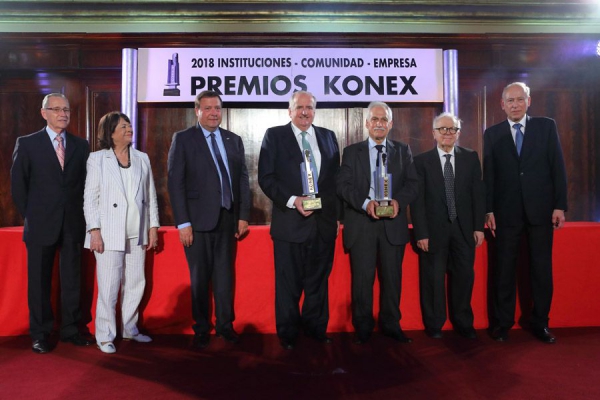 PREMIO KONEX DE BRILLANTE - INVAP y LUIS PAGANI