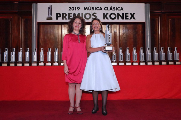 KONEX DE PLATINO - CANTANTE FEMENINA - VERÓNICA CANGEMI