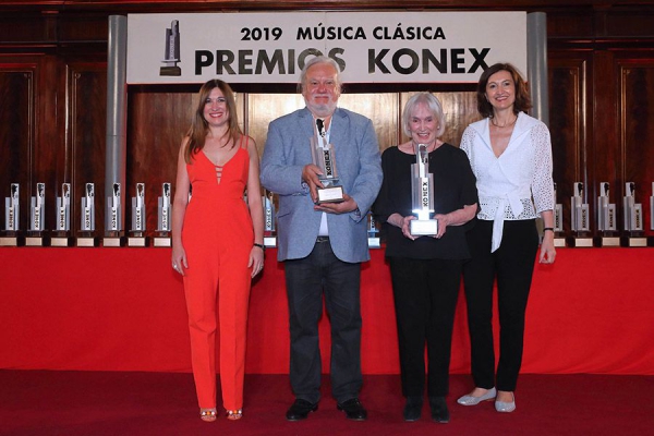 KONEX DE PLATINO - INSTRUMENTISTAS DIVERSOS - DOLORES COSTOYAS y EDUARDO ISAAC