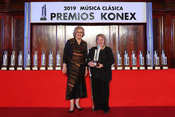 KONEX DE PLATINO - PEDAGOGO - MARÍA DEL CARMEN AGUILAR