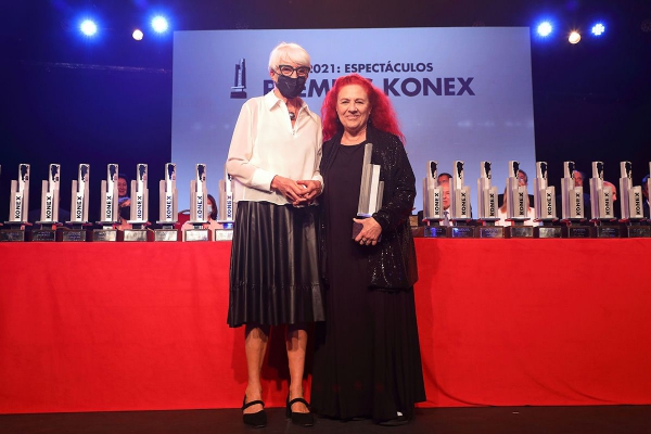 KONEX DE PLATINO - VESTUARIO - RENATA SCHUSSHEIM