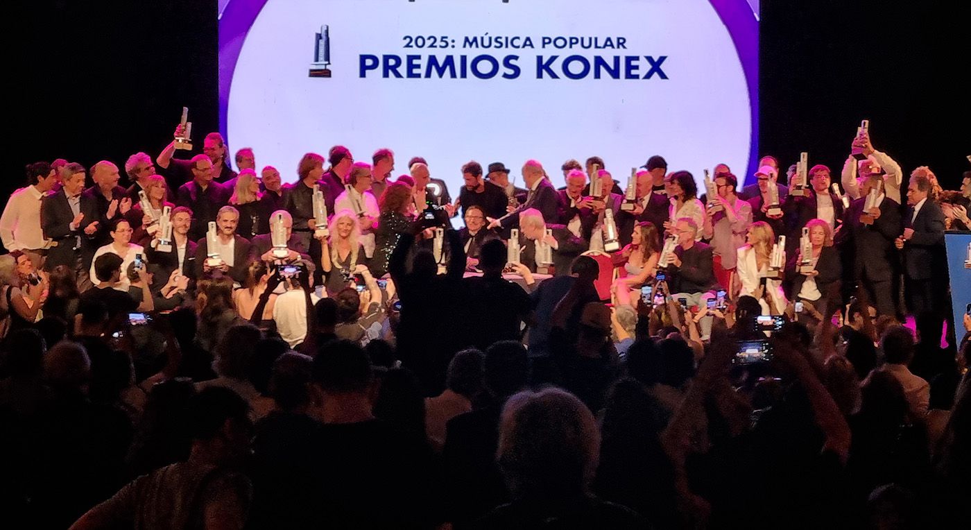 Se entregaron los Premios Konex a la Música Popular. Charly García recibió el Konex de Brillante.