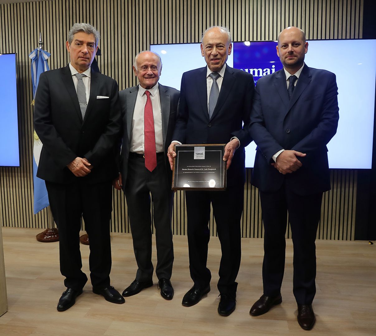 Luis Ovsejevich distinguido con el título Doctor Honoris Causa de la Universidad Maimónides